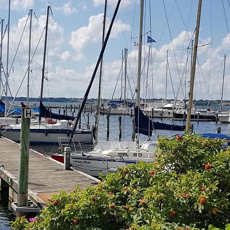 ספינת מלון Hecht - Stern Hausboot Egernsund